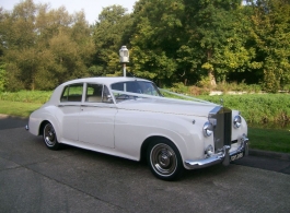 Rolls Royce wedding car in Amersham