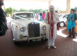 White Rolls Royce Silver Cloud in Uxbridge